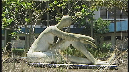 Hotel Africa statue 2003